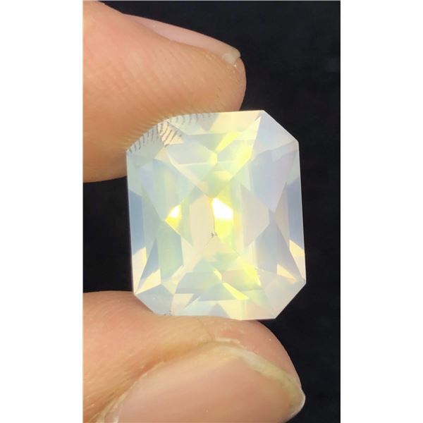 14.6 CT CERTIFIED MOONSTONE GEMSTONE ($4,380 APPRAISAL, NOT GUARANTEED)