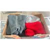 Image 2 : 8 PIECES OF WOMENS CLOTHING SMALL & MEDIUM - JACKET,SWEATER,PANTS