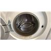 Image 8 : LG TROMM WHITE FRONT LOADING CLOTHES WASHER & DRYER SET