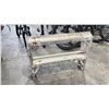 Image 2 : FEATHERLITE ALUMINUM SAW HORSE