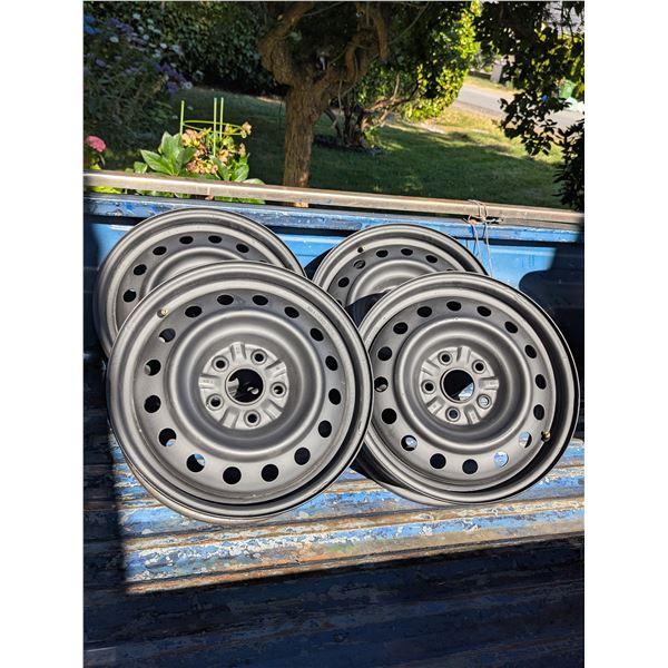 Set of four 16 inch Toyota steel rims. 5 x 114.3mm bolt pattern