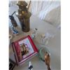 Image 4 : VINTAGE Household items