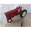 Image 5 : INTERNATIONAL HARVESTER TOY Tractors & spreader wagon