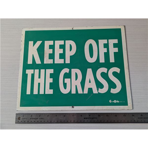 KEEP OFF THE GRASS metal sign