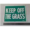 Image 2 : KEEP OFF THE GRASS metal sign