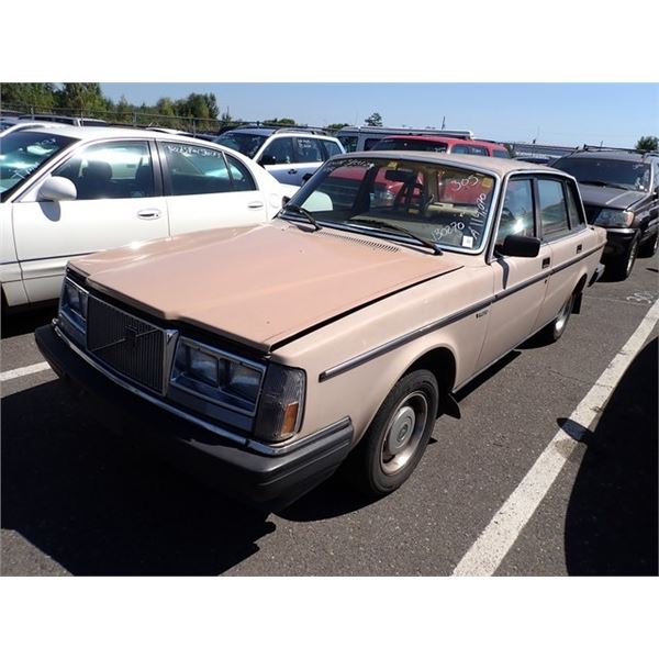 1985 Volvo 244