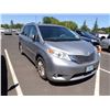 Image 2 : 2012 Toyota Sienna