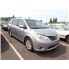 Image 2 : 2012 Toyota Sienna
