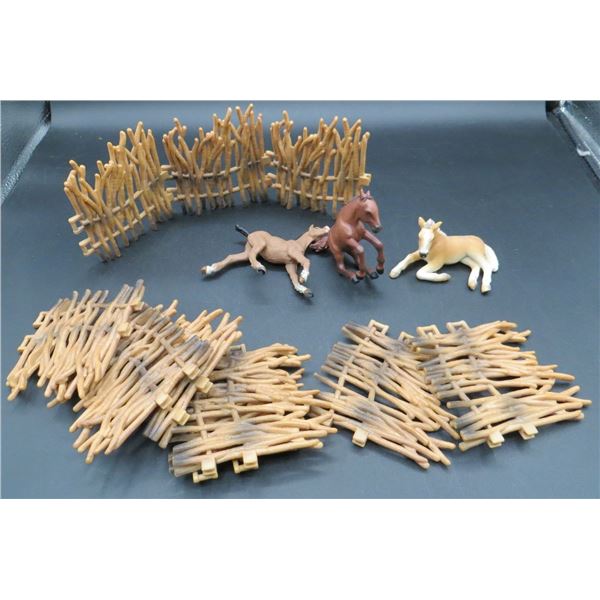 Lot Of Schleich Horses plus 10 Pieces Of PVC Schleich Fencing For Animals