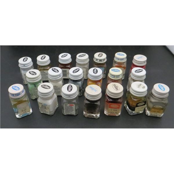 Lot Of 20 Testors Model Paints Various Colours