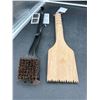 Image 2 : GrillPro Cleaning Brush Combo with Wooden Scraper