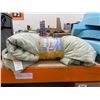 Image 2 : Simmons Queen Grand Down Alternative Blanket 94 in x 92 in