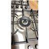 Image 3 : FISHER & PAYKEL MODEL CG305DNGX1 STAINLESS STEEL 5 BURNER GAS RANGE