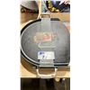 Image 2 : OUTSET PIZZA IRON AND 13" PIZZA GRILL STONE