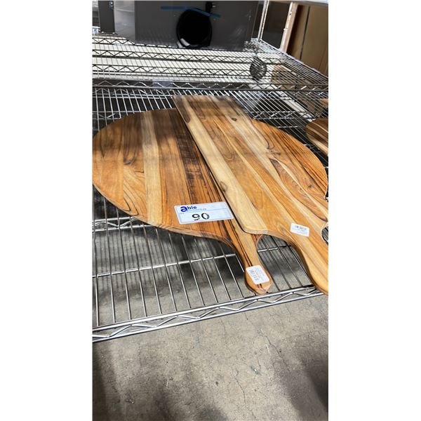 TEAKHOUSE XL ROUND CUTTING BOARD AND RECTANGULAR CUTTING BOARD