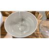 Image 3 : 2 SINATRA EXTRA LARGE BOWLS AND SET OF MIXING BOWLS