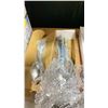 Image 2 : DAVID SHAW 20 PC FLATWARE SET AND FORTESSA 5 PIECE PACESETTING