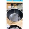 Image 2 : LODGE BLACKLOCK CAST IRON 5.5QT DUTCH OVEN