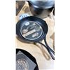 Image 2 : LODGE BLACKLOCK CAST IRON SKILLETS 7" & 10.25"