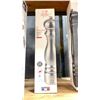 Image 2 : PEUGEOT FRANCE PARIS CHEF PEPPER MILL AND SALT MILL
