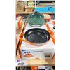Image 2 : LE CREUSET ENAMELED CAST IRON SIGNATURE BREAD OVEN