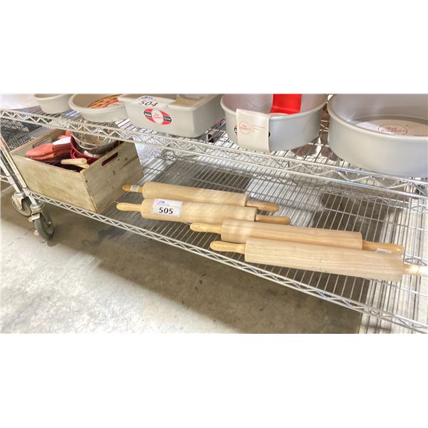 4 WOODEN ROLLING PINS AND WOODEN CRATE WITH MINI COLANDERS