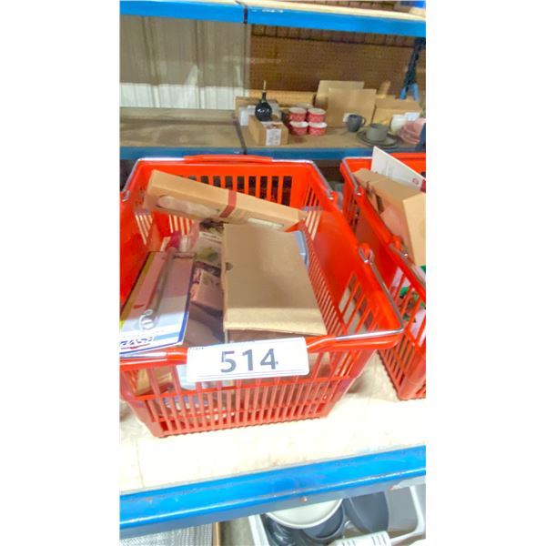 SHOPPING BASKET OF ASSORTED KITCHEN WARE; SERVING SPOONS, TARTLET PANS AND MORE
