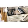 Image 2 : UMBRA FLIP 5 HOOK HANGERS, ASSORTED CLEANERS, WOODEN CRATE FILLED WITH ORGANIC MAPLE SUGAR