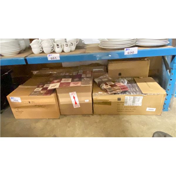 6 BOXES OF MEDIUM/LARGE CHRISTMAS GIFT BAGS