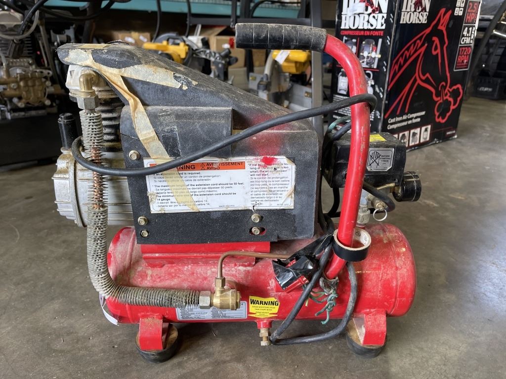 Clark Minor CLARK AIR COMPRESSOR, MINOR DAMAGE TO SWITCH