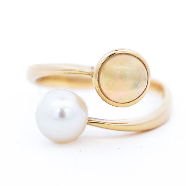 18KYG .80ct Opal & Pearl Toi et Moi Ring sz 8.5