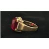 Image 2 : APPROX 10K MENS PINKIE RING SET WITH RED STONE (7.3G)