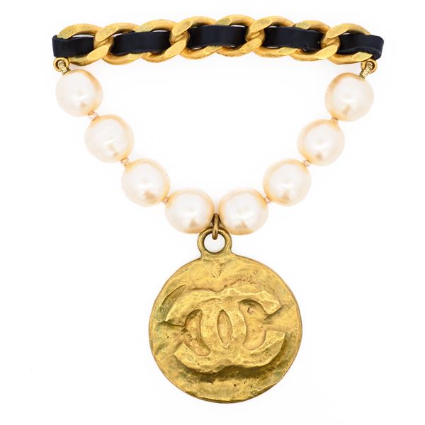 Chanel 1994 P Individually Knotted Pearl & Leather Gold Tone Brooch