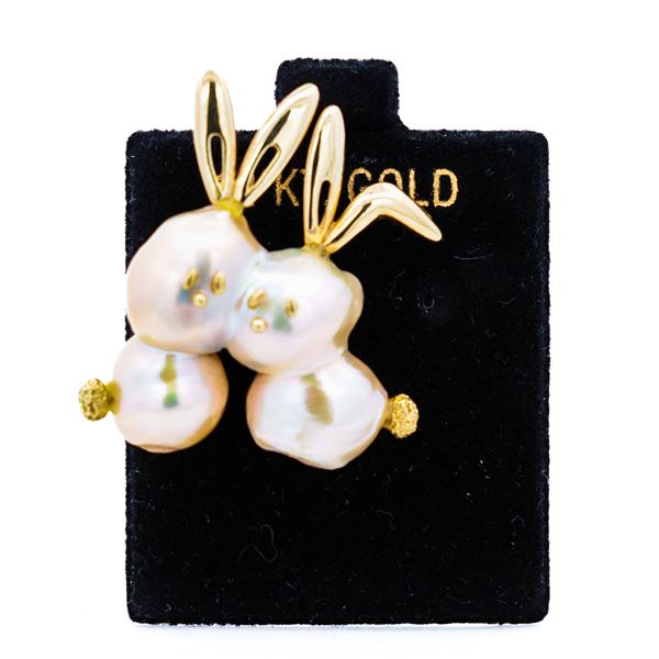 18KYG Baroque Pearl Figural Bunnies Pin