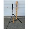 Image 1 : NOS TRIMAX Camera Tripod