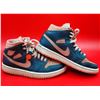Image 2 : Pair Of Nike Air Jordan 1s Mid Size: 6.5US