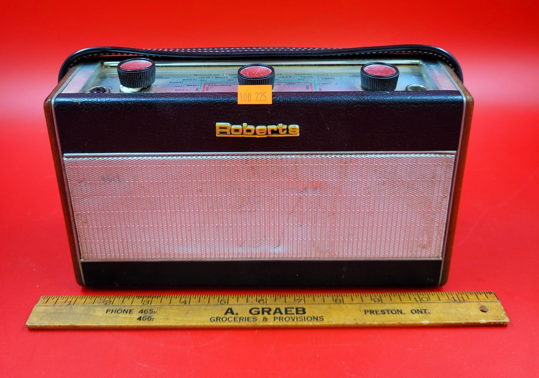 Roberts R303 VTG Roberts R303 Transistor Radio