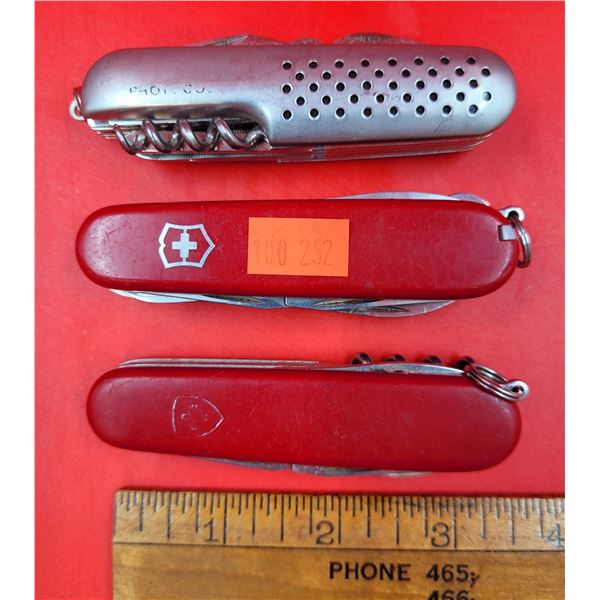 3 Pocket Knives