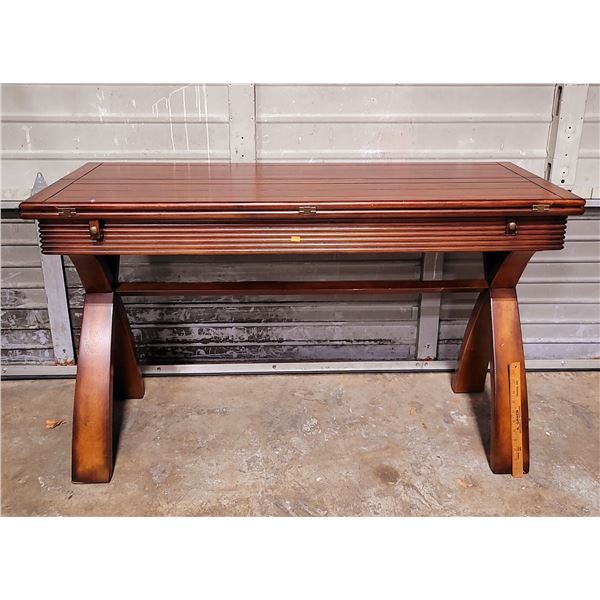 Solid Wooden Extendable Table