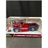 Image 2 : DC Bombshells Wonder Women + 1952 Chevry Roe Pickup 1/24 Scale Diecast Car