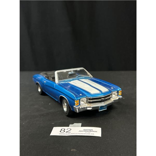 Maisto 1971 Chevvrolet Chevelle Convertible 1/18th Sca;e Diecast Car (Blue)