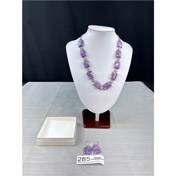 Beautiful Polished Stone Necklace and Earring Set