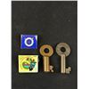 Image 4 : Lot of Vintage Collectible Pins + 2 Railway Keys