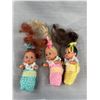 Image 2 : Vintage Barbie Case w/ Barbies and Ken Doll
