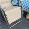Image 4 : Gravity Lounger Chair