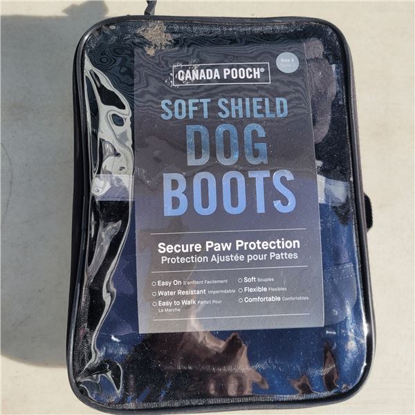 Canada Pooch Soft Shield Dog Boots - Size 3 (would fit a lab, for size reference)