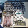 Image 2 : Large Grey Tote with Hallowe'en Accessories