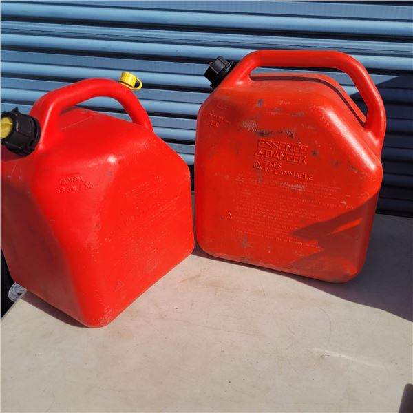 2 Gerry Cans - Complete