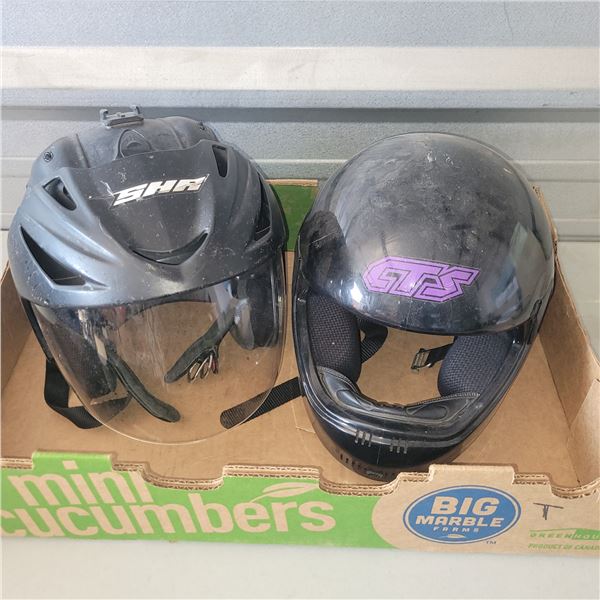 Lot of 2 Helmets