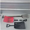 Image 1 : Pitchfork, 2 Vehicle Shovels
